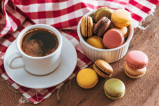 Tablou Canvas - Cafea Eleganta si Macaroons Delicate