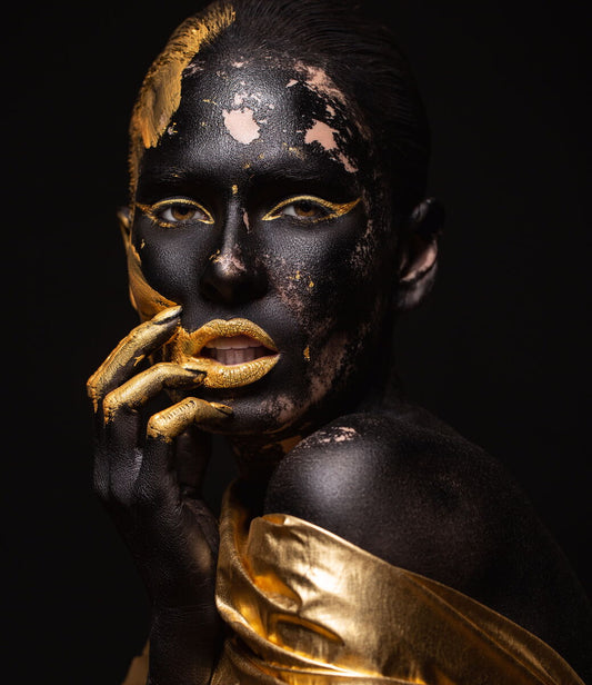 Tablou canvas - Femeia cu buze de aur