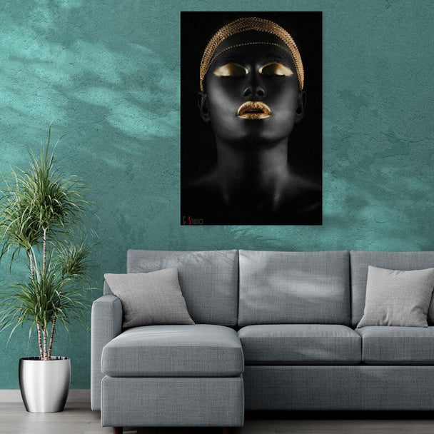 Tablou pe sticla - Femeia africana pictata cu auriu