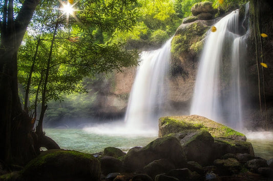 Tablou pe sticla in relief -  Cascada diafana